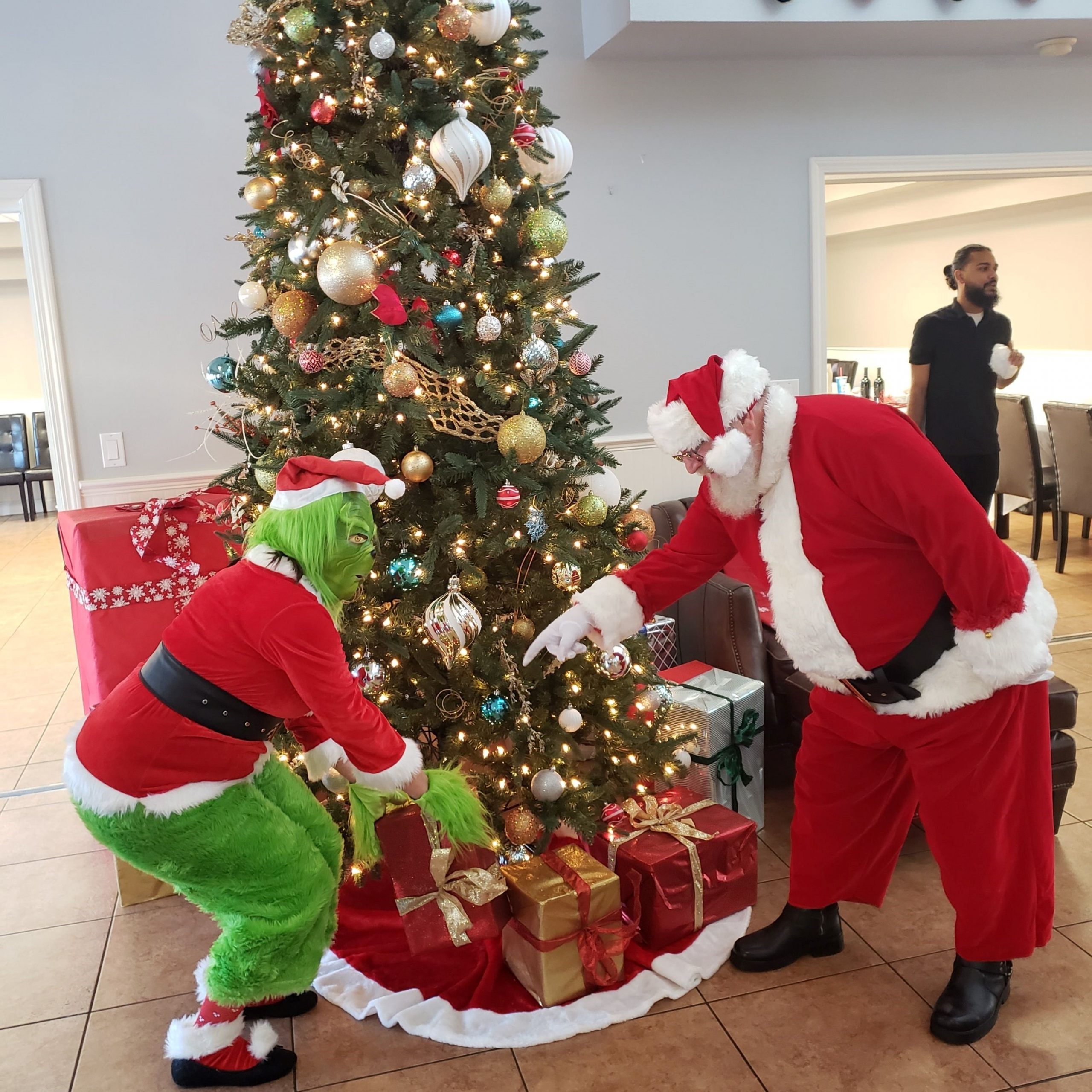 The Meadow Pointe III Christmas Event 2021 Santa and the Grinch